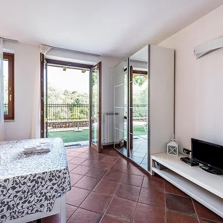 A2 One Bedroom Flat Апартаменты *