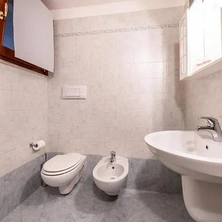 Апартаменты A2 One Bedroom Flat