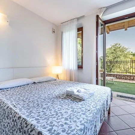 Апартаменты A2 One Bedroom Flat